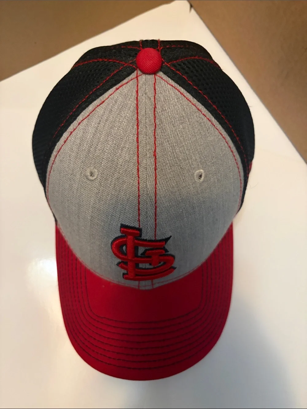 New Era St. Louis Cardinals baseball cap. Red Gray and Navy blue NWOT MLB